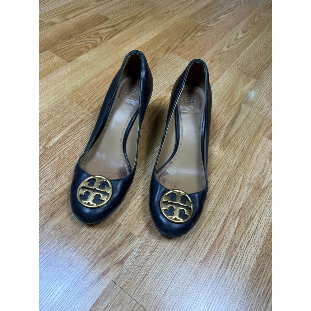 Tory Burch Old Money Chic Wedge Pumps Womens 6 Black Leather Gold Medallion